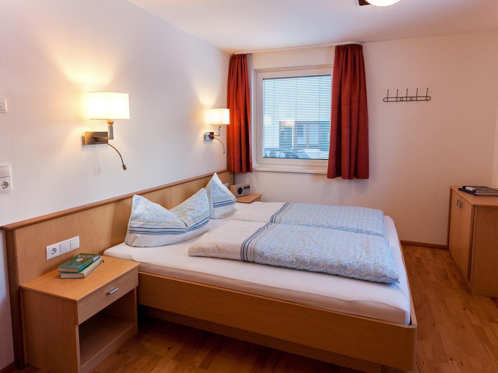Haus Sebastian Apartment Lech am Arlberg Room photo